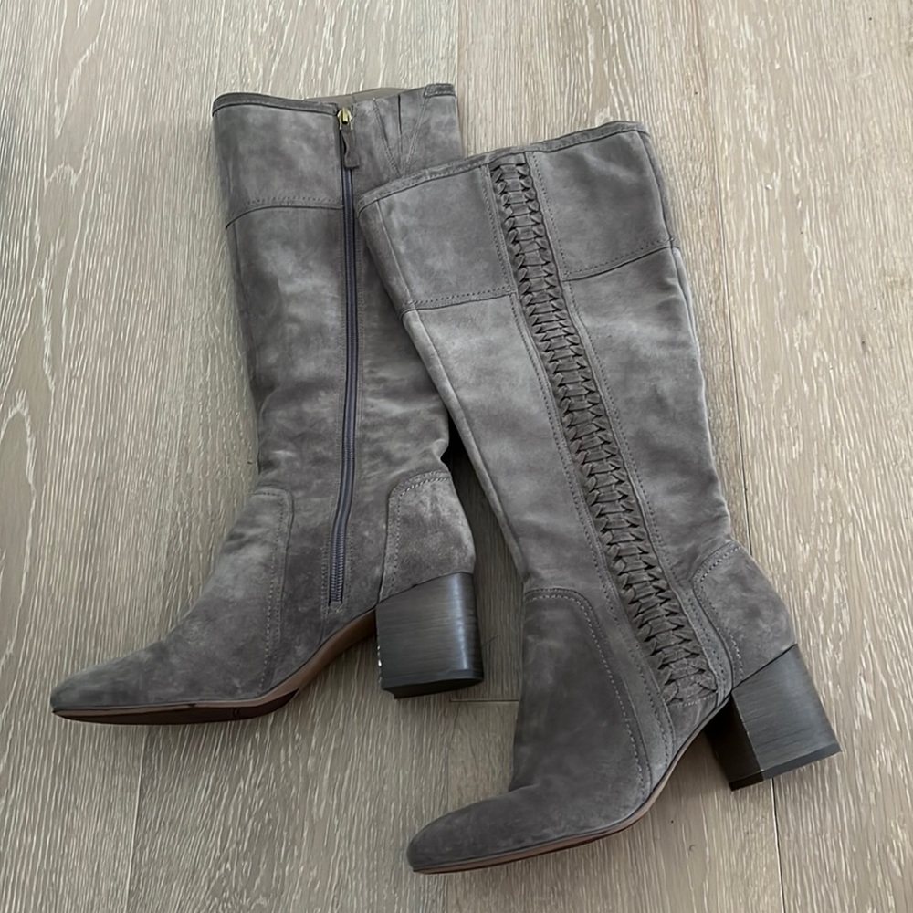 Like new-Gorgeous tall suede boots.